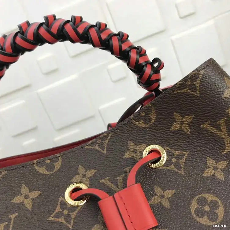 Fashionrepsfam ru LV 19T1L0490 Bags 0802
